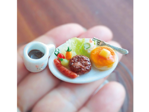 ミニチュアフードを使ってオリジナルメニューをデザインしよう!